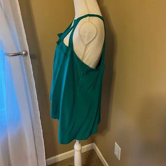 BCBG Max Azria Cut- out Top - Picture 2 of 5